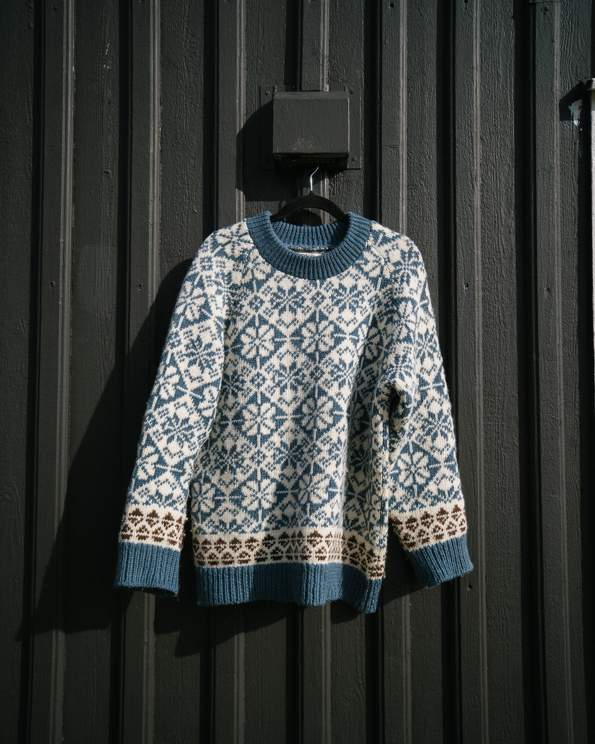 Myra Sweater Navy & Brown