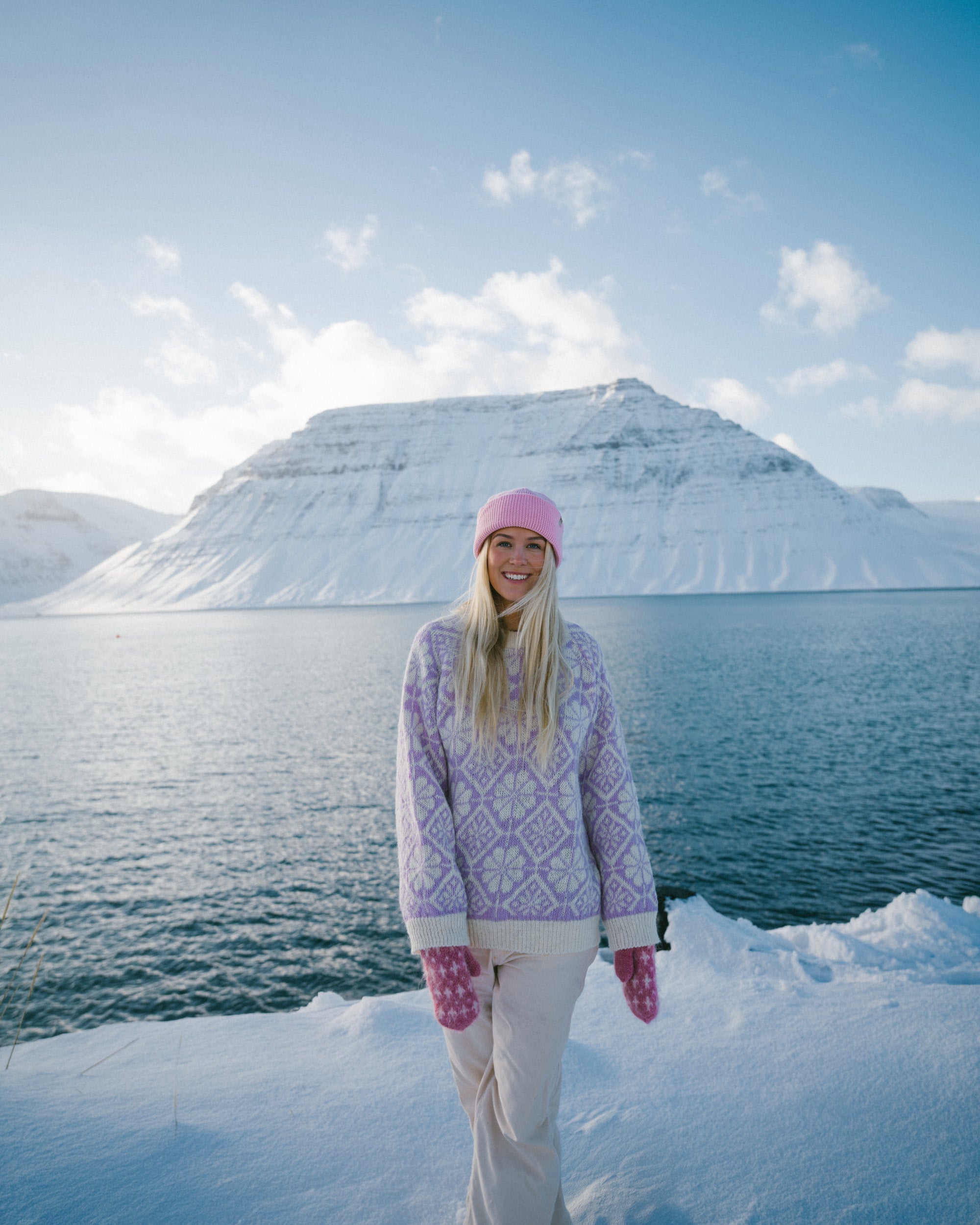 Saga Sweater White & Purple