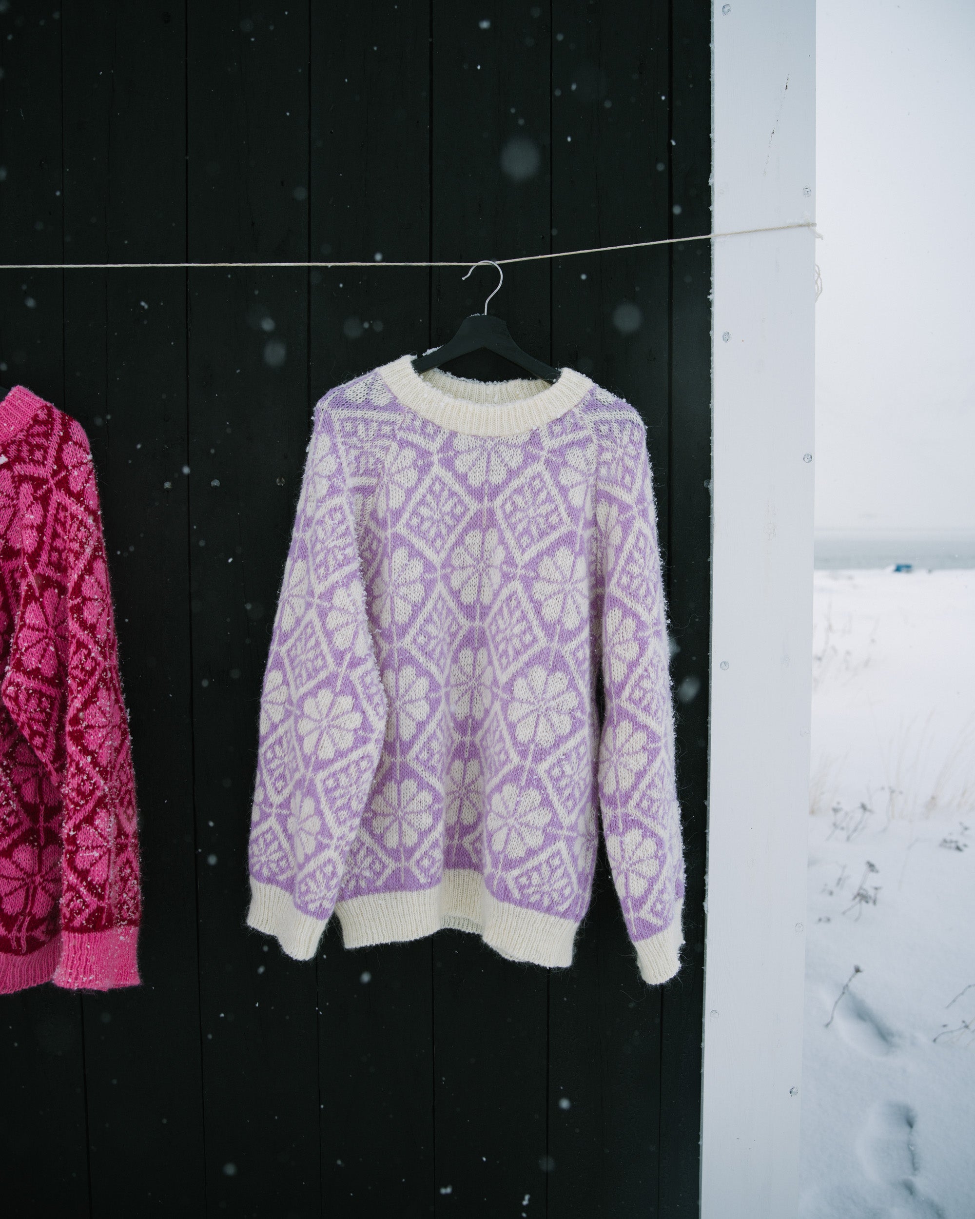 Saga Sweater White & Purple