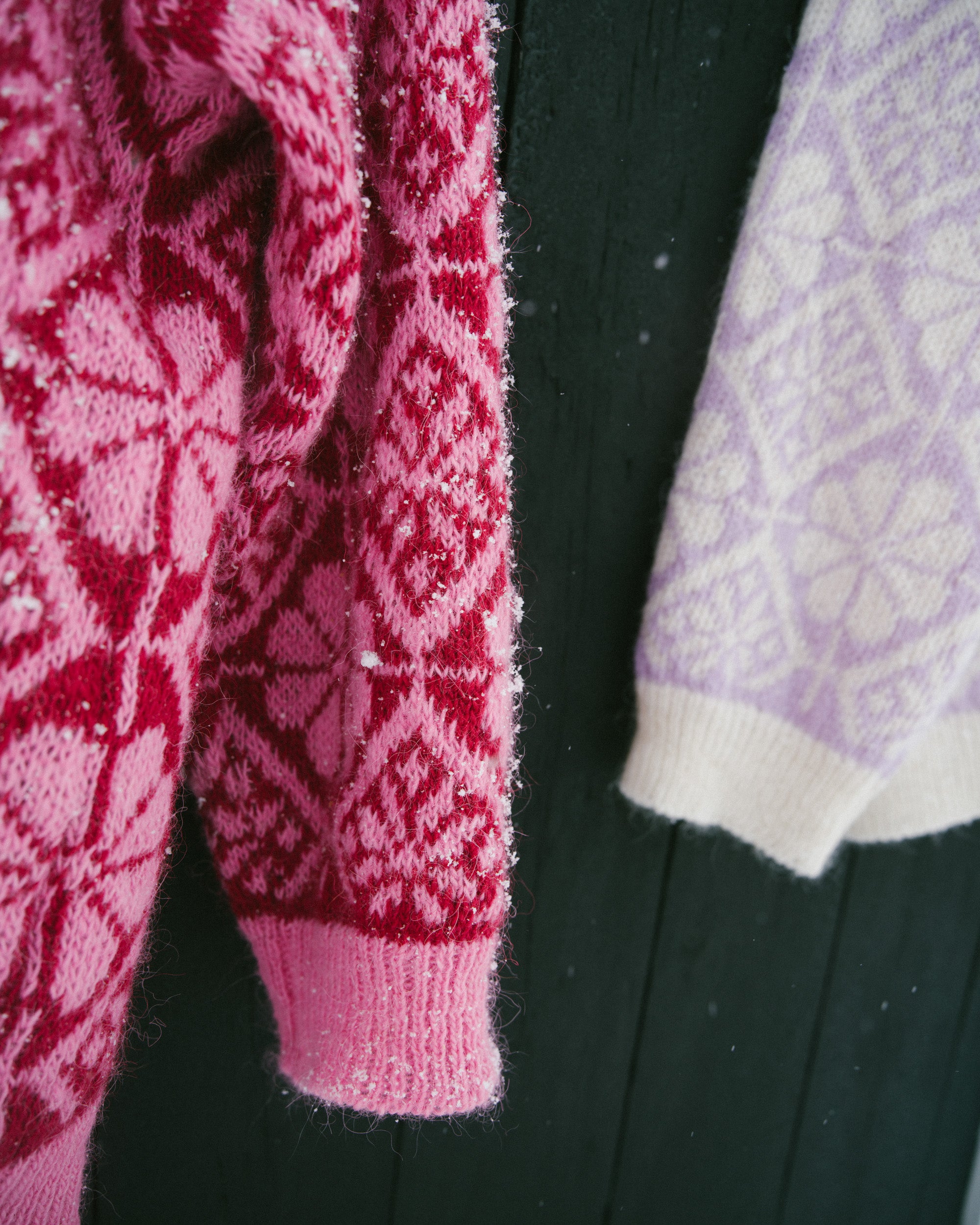 Saga Sweater Red & Pink